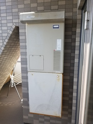東京都目黒区Y様の給湯器交換工事前、松下電器産業のAT-4200ARSAW3Q-56-F